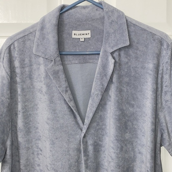 Bluemint light gray button down Terry cloth type material shirt. XL - Picture 2 of 2